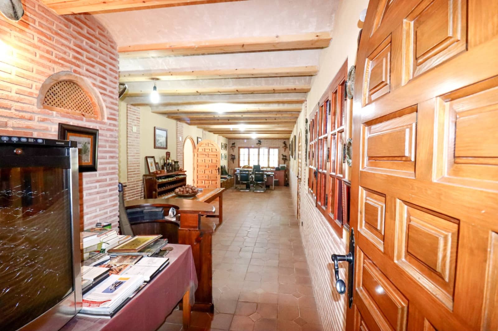 8 sypialnia Finka/Dom wiejski na sprzedaż w Tibi z garażem - 699 990 € (Ref: 10177519)