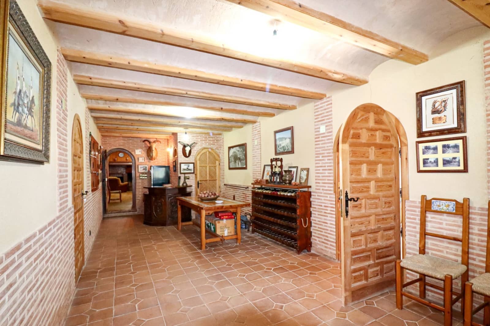 8 sypialnia Finka/Dom wiejski na sprzedaż w Tibi z garażem - 699 990 € (Ref: 10177519)