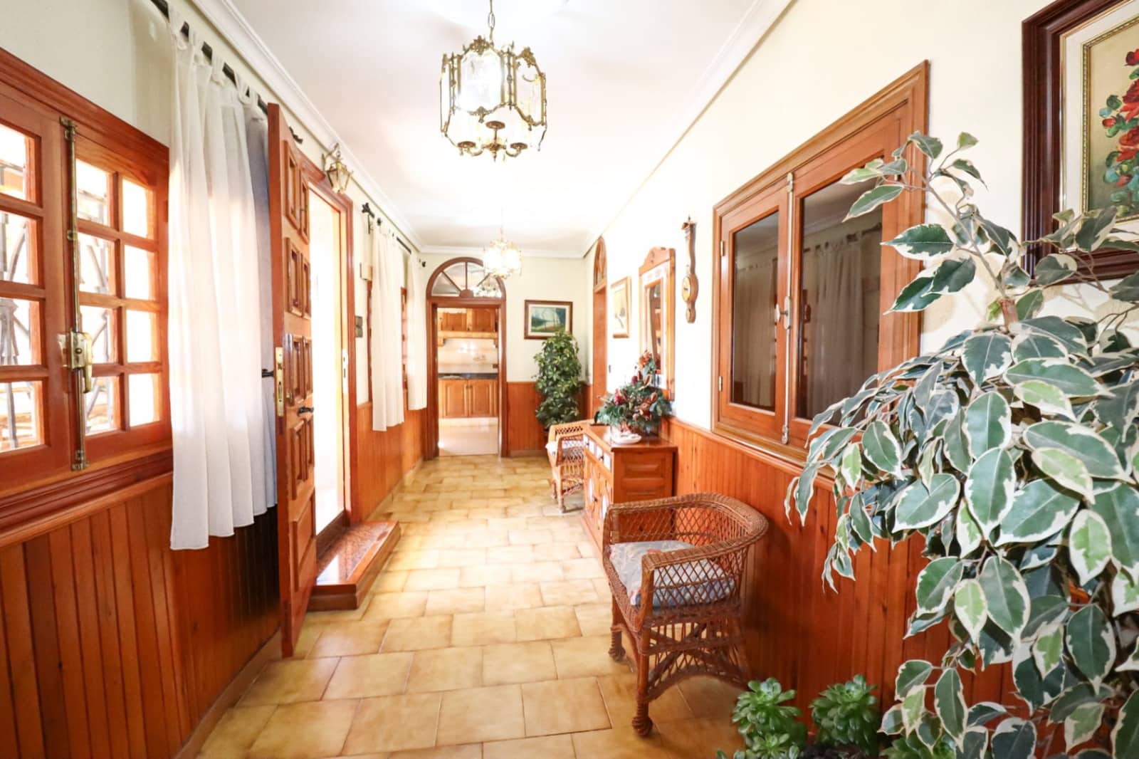 8 sypialnia Finka/Dom wiejski na sprzedaż w Tibi z garażem - 699 990 € (Ref: 10177519)