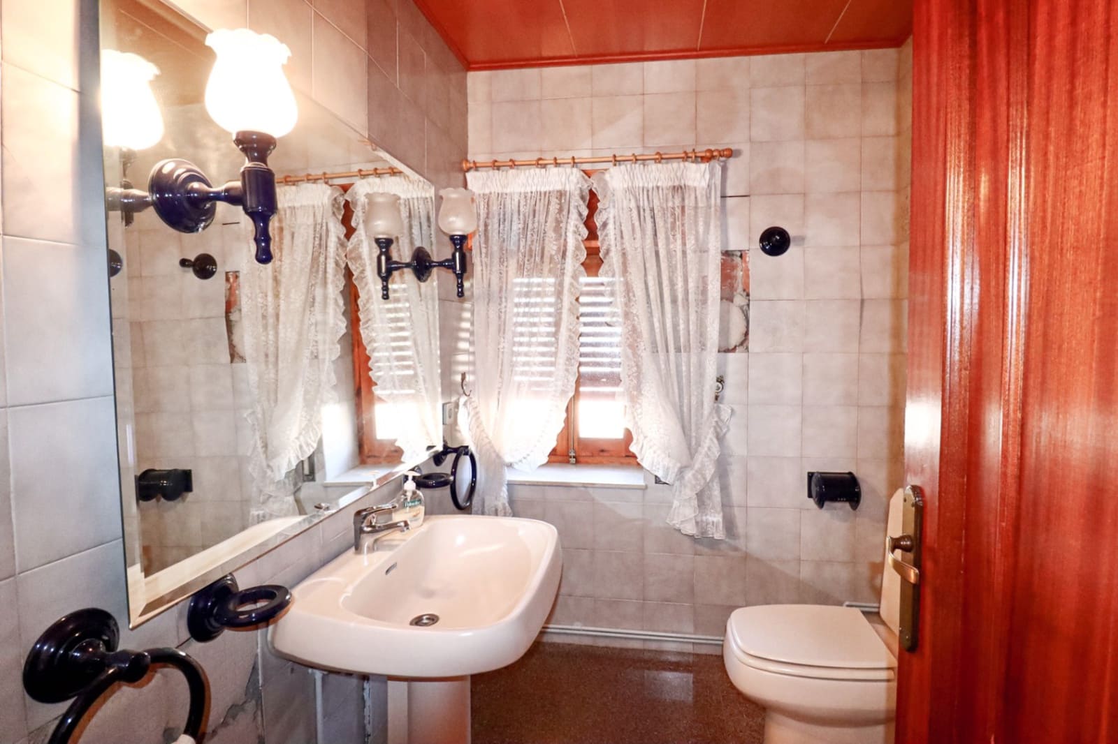 8 sypialnia Finka/Dom wiejski na sprzedaż w Tibi z garażem - 699 990 € (Ref: 10177519)