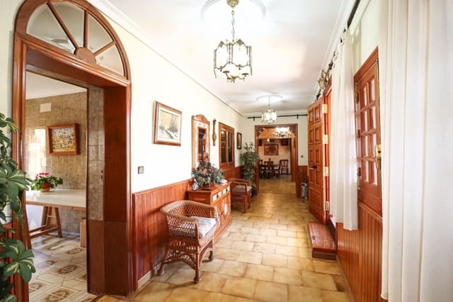 8 sypialnia Finka/Dom wiejski na sprzedaż w Tibi z garażem - 699 990 € (Ref: 10177519)