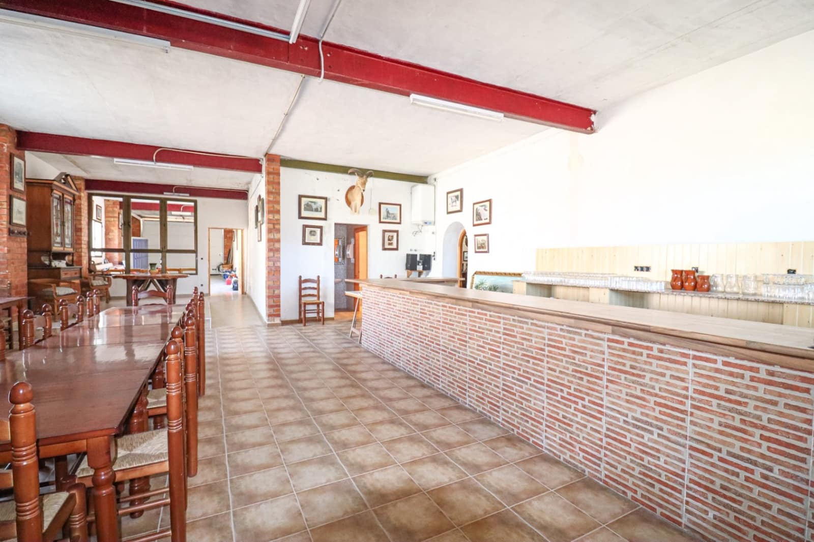 8 sypialnia Finka/Dom wiejski na sprzedaż w Tibi z garażem - 699 990 € (Ref: 10177519)