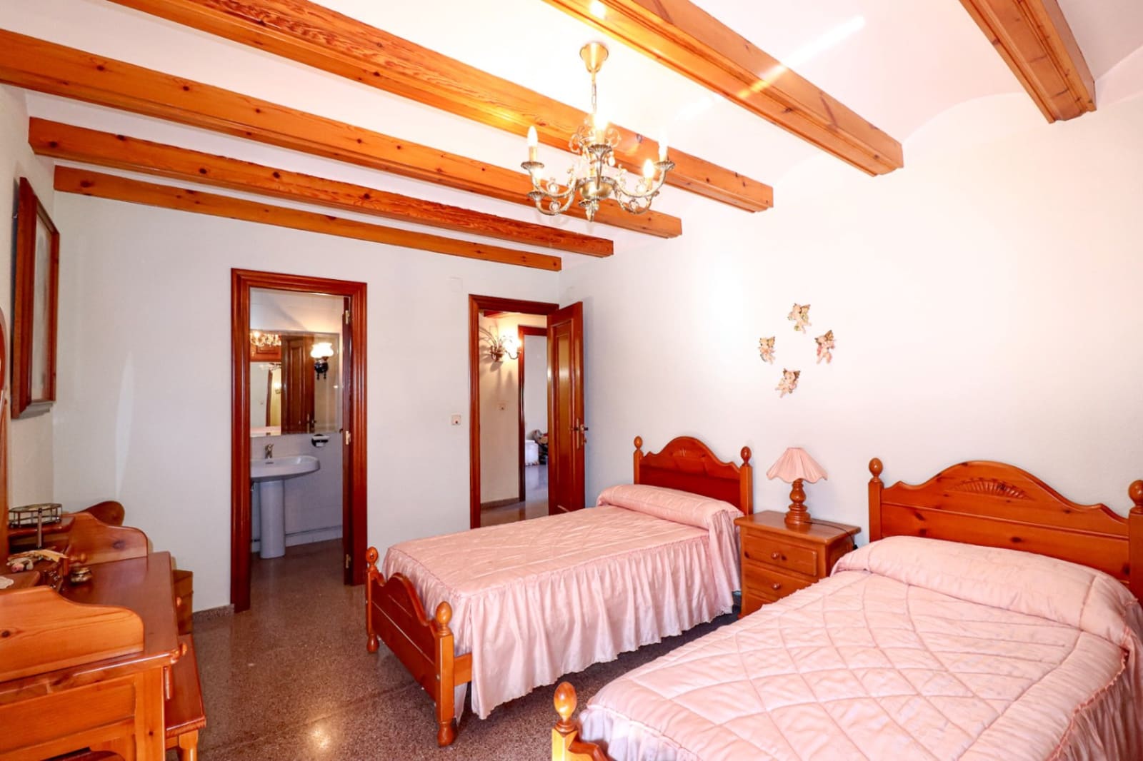 8 sypialnia Finka/Dom wiejski na sprzedaż w Tibi z garażem - 699 990 € (Ref: 10177519)
