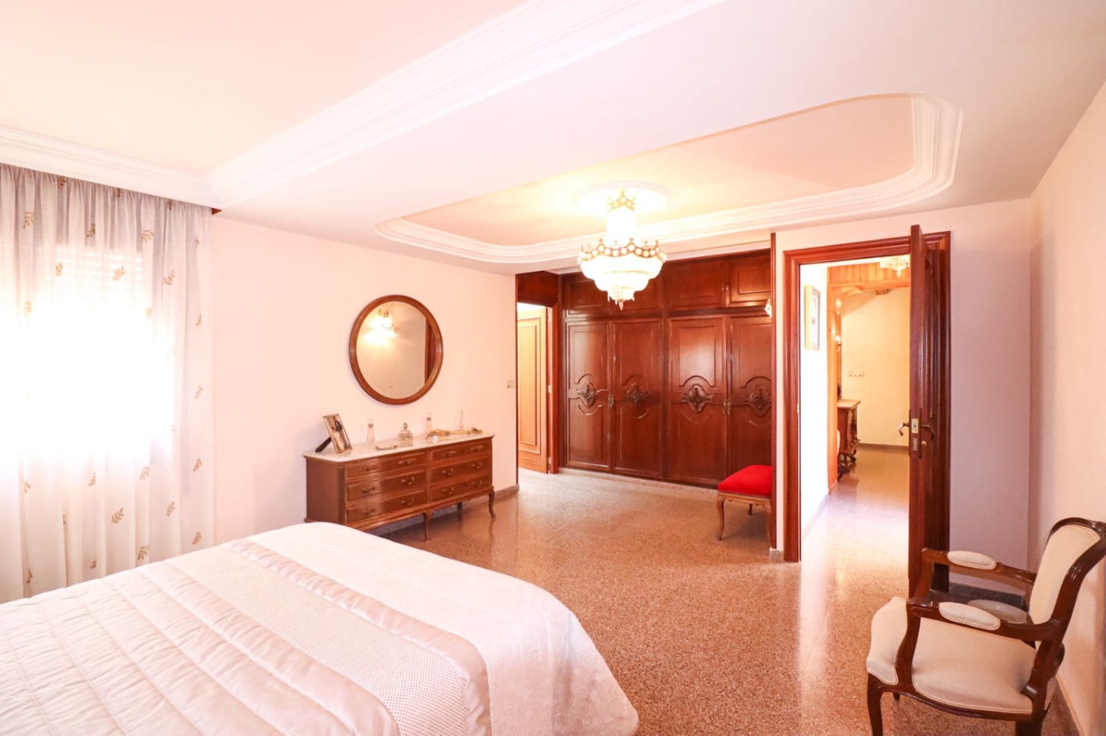 8 sypialnia Finka/Dom wiejski na sprzedaż w Tibi z garażem - 699 990 € (Ref: 10177519)