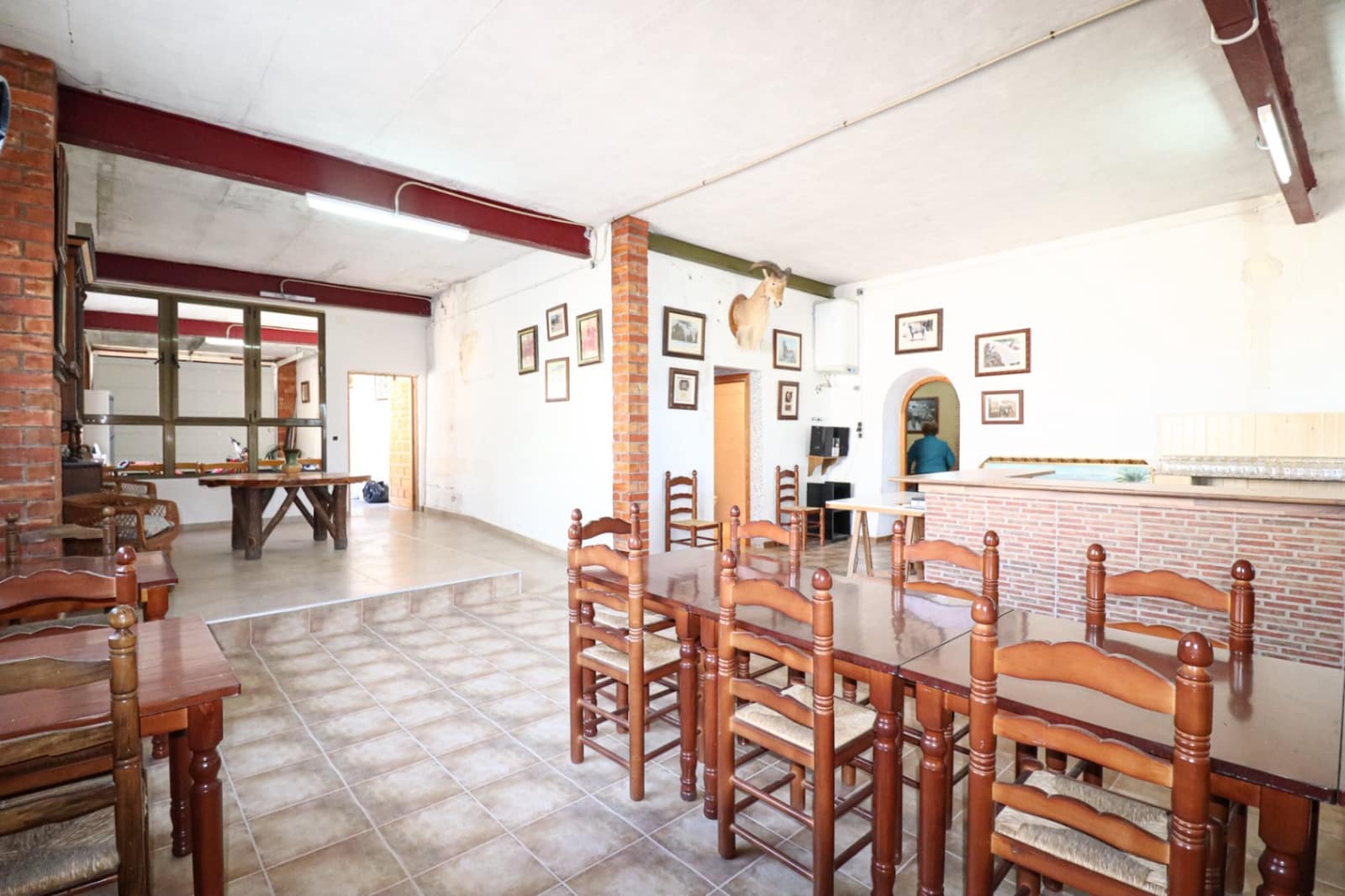 8 sypialnia Finka/Dom wiejski na sprzedaż w Tibi z garażem - 699 990 € (Ref: 10177519)
