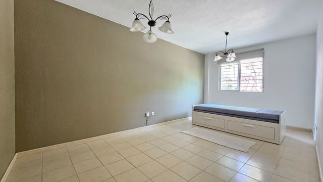 Piso de 2 habitaciones en Alicante / Alacant ciudad en alquiler - 950 € (Ref: 9103144)