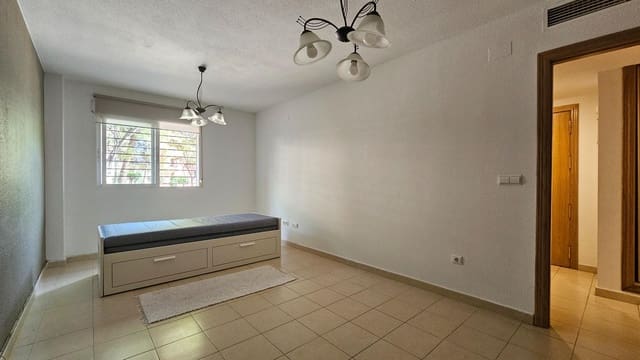 Piso de 2 habitaciones en Alicante / Alacant ciudad en alquiler - 950 € (Ref: 9103144)