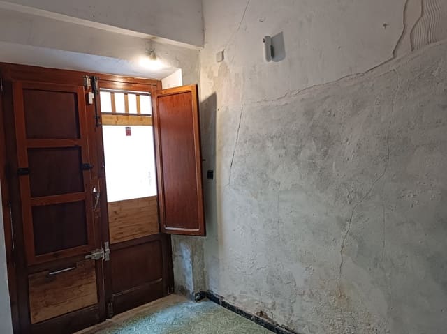 3 slaapkamer Rijtjeshuis te koop in Jijona / Xixona - € 34.000 (Ref: 9186310)