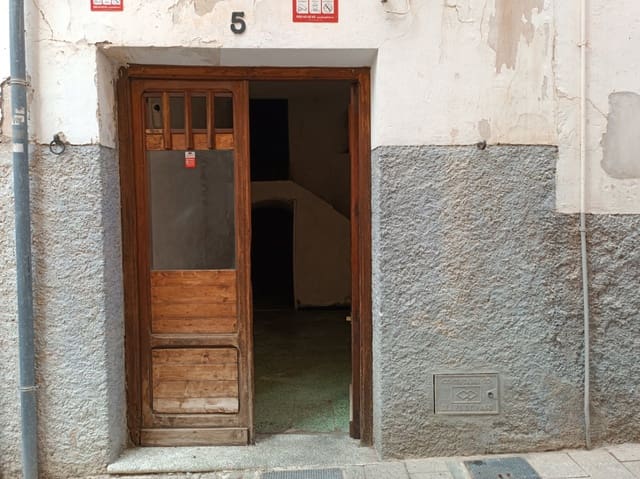 3 slaapkamer Rijtjeshuis te koop in Jijona / Xixona - € 34.000 (Ref: 9186310)