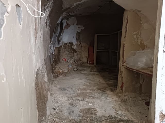 3 slaapkamer Rijtjeshuis te koop in Jijona / Xixona - € 34.000 (Ref: 9186310)