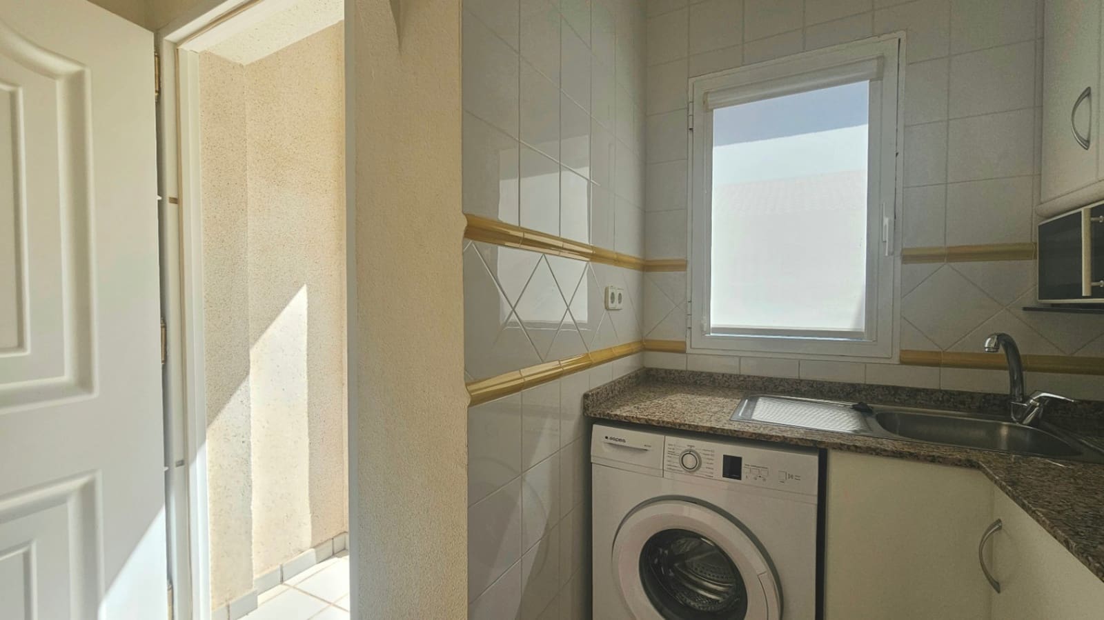 2 soverom Leilighet til salgs i Torrevieja med svømmebasseng - € 129 000 (Ref: 9240482)