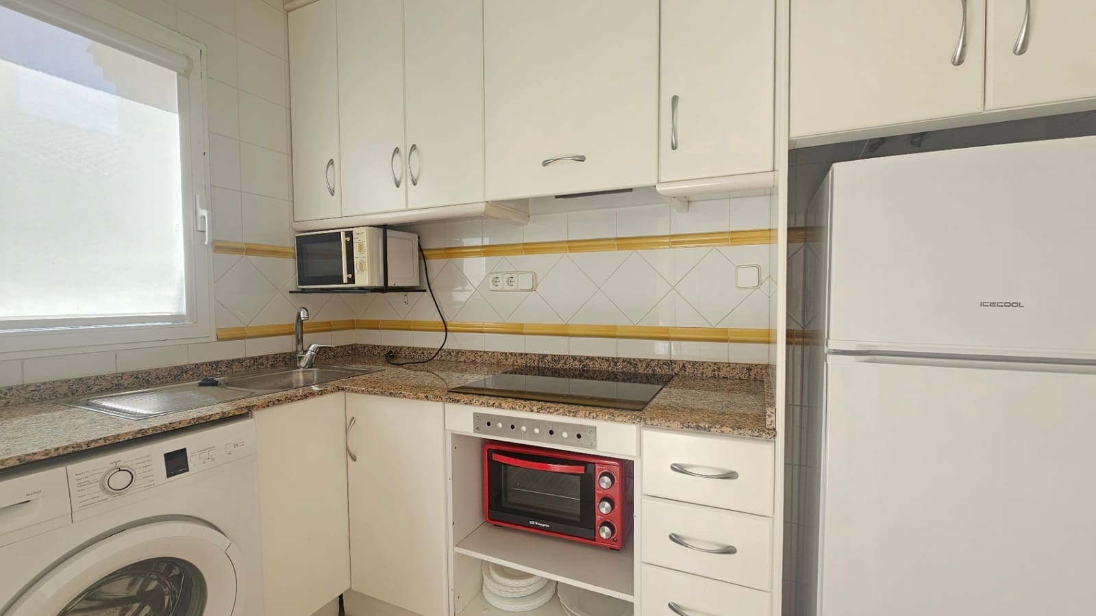 2 soverom Leilighet til salgs i Torrevieja med svømmebasseng - € 129 000 (Ref: 9240482)