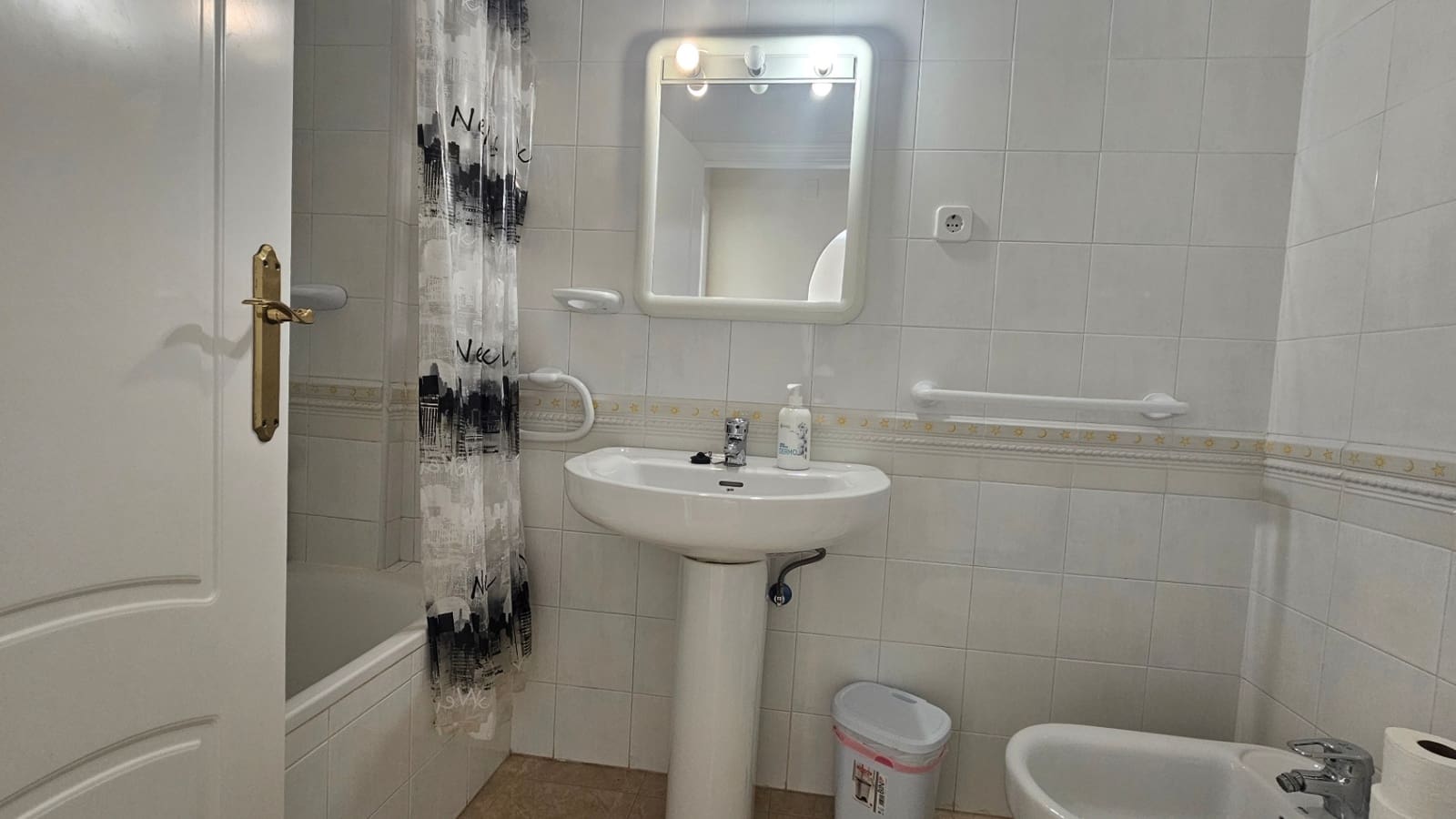 2 soverom Leilighet til salgs i Torrevieja med svømmebasseng - € 129 000 (Ref: 9240482)