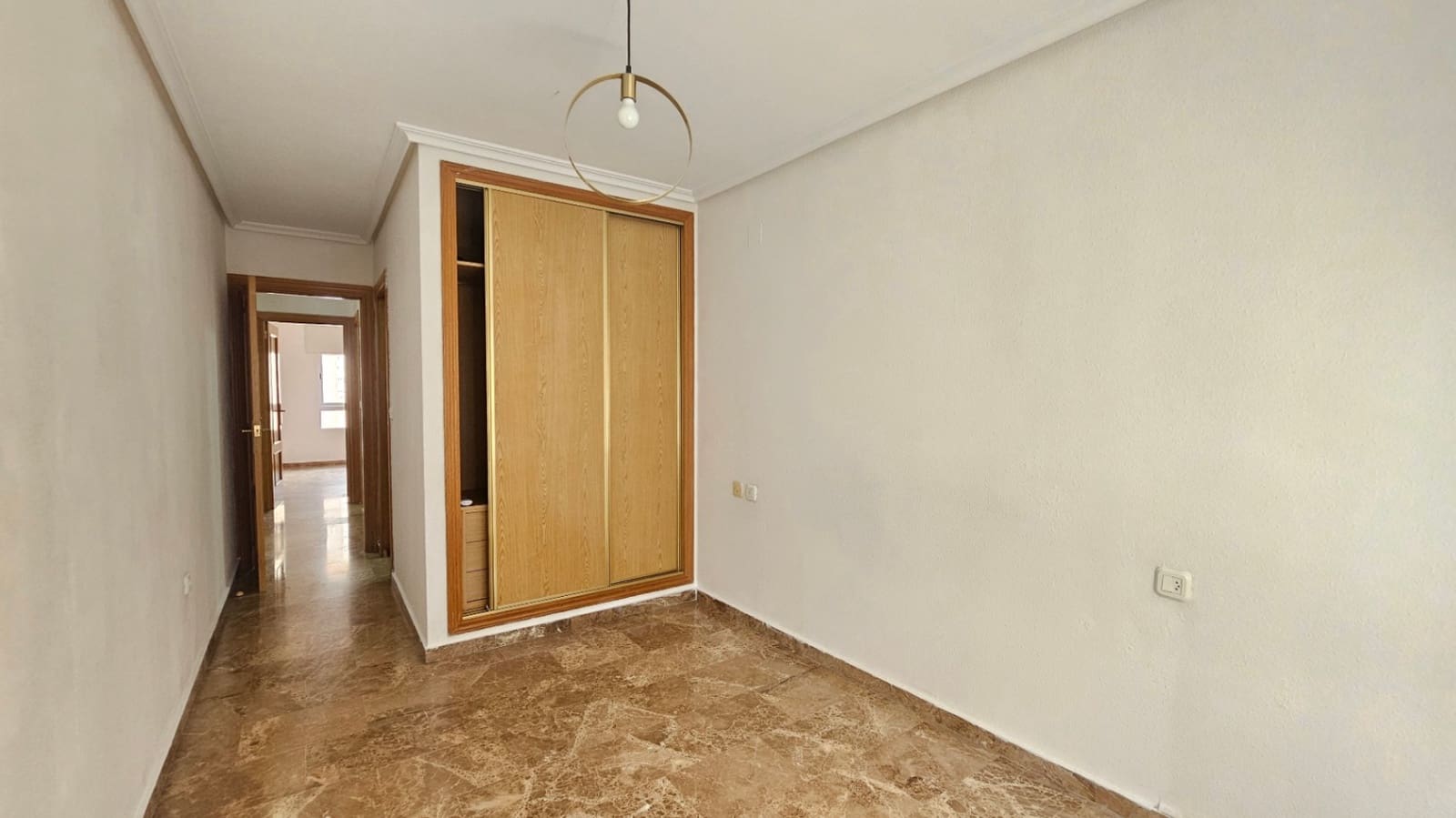 2 soverom Leilighet til salgs i Alicante by med garasje - € 250 000 (Ref: 9322670)