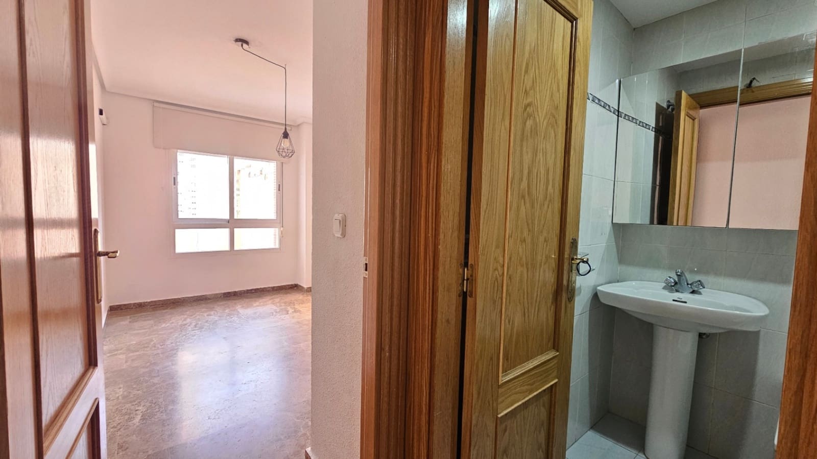 2 soverom Leilighet til salgs i Alicante by med garasje - € 250 000 (Ref: 9322670)