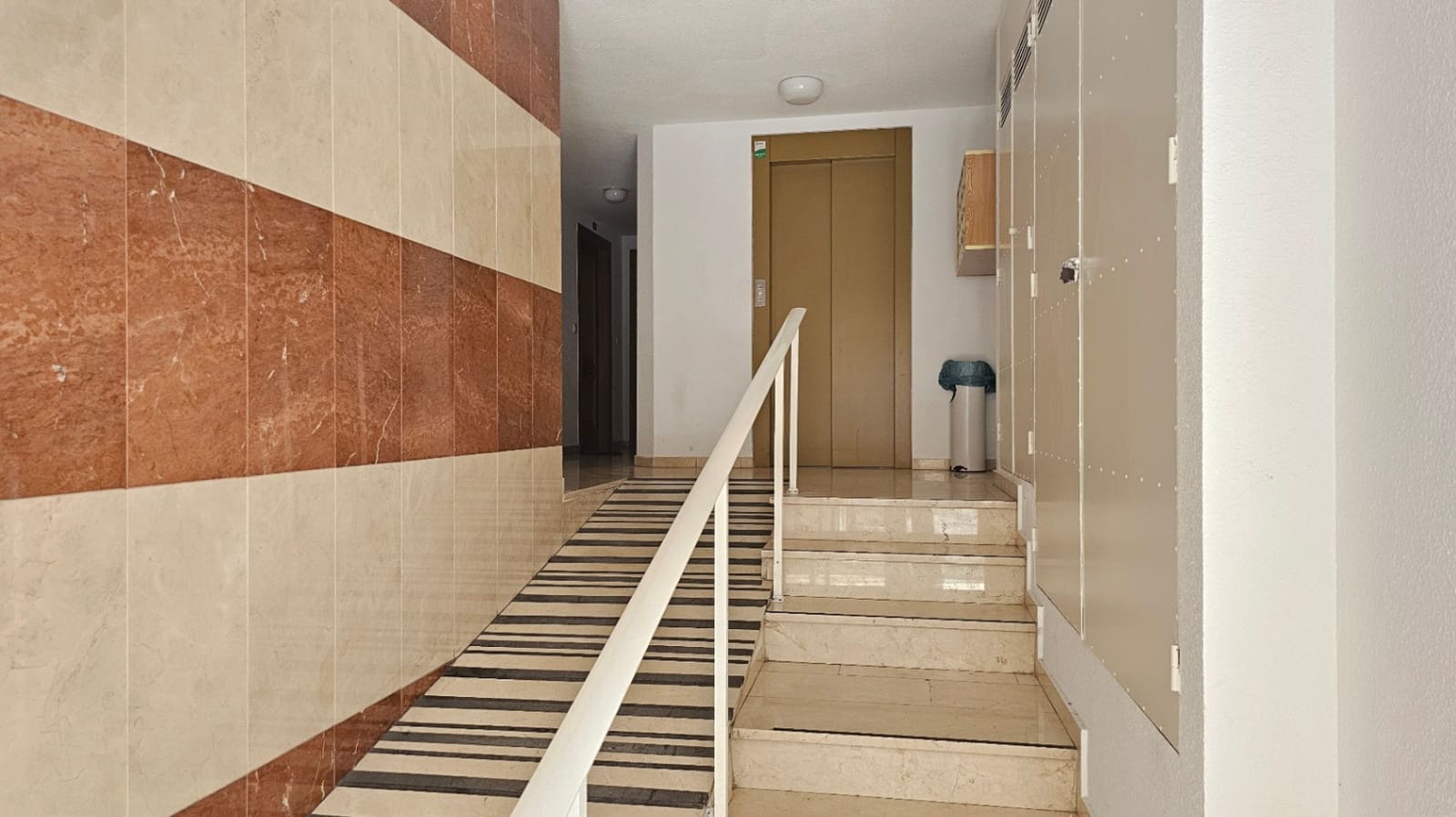 2 soverom Leilighet til salgs i Alicante by med garasje - € 250 000 (Ref: 9322670)