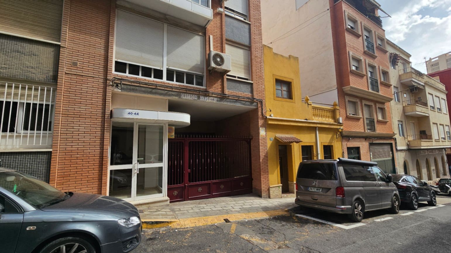 2 soverom Leilighet til leie i Alicante by med garasje - € 1 100 (Ref: 9324470)