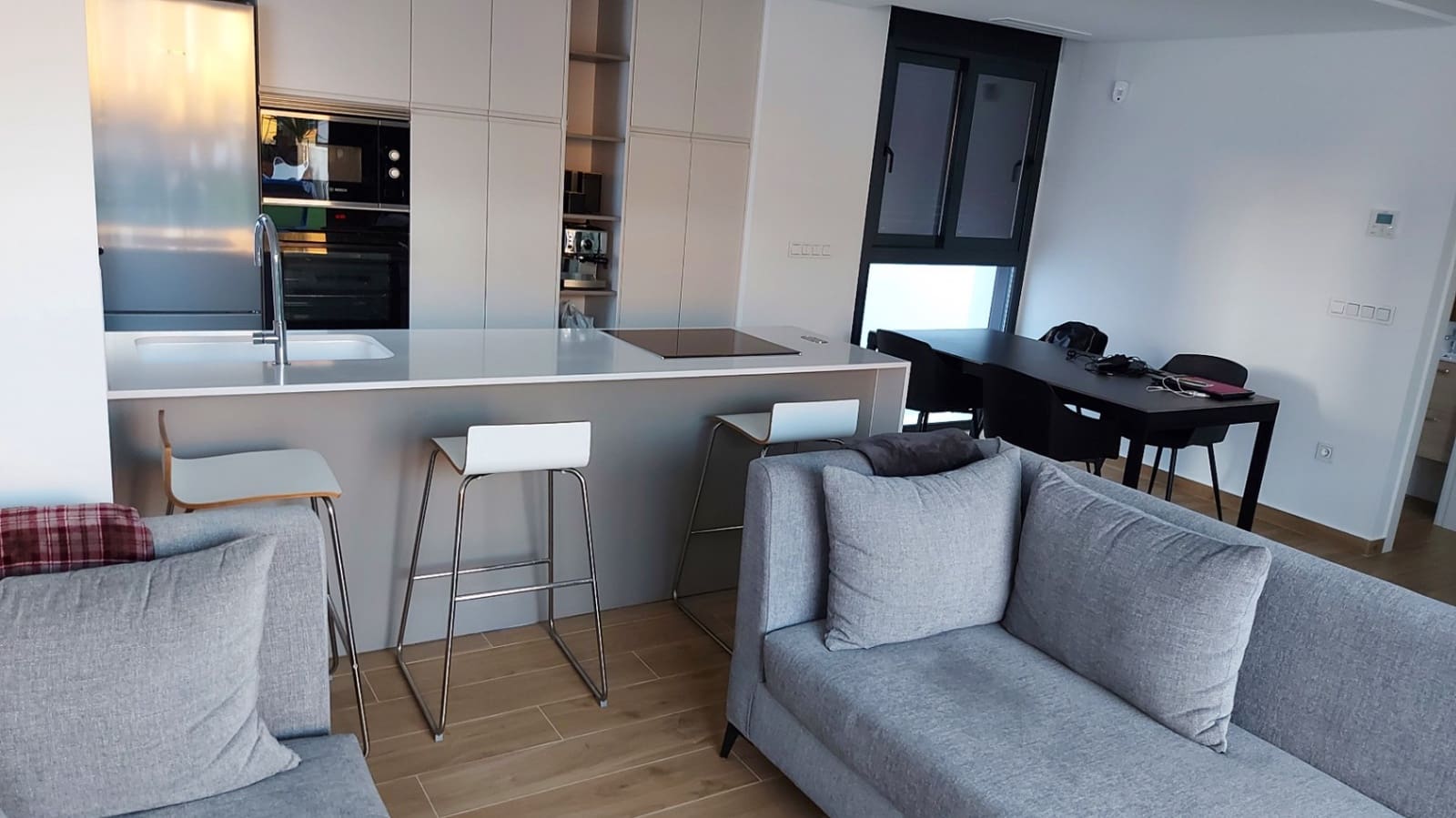 3 makuuhuone Huvila myytävänä paikassa El Campello mukana uima-altaan 
autotalli - 855 000 € (Ref: 9325289)