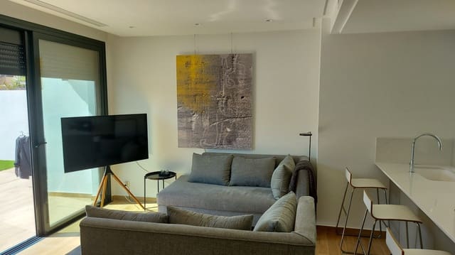 3 makuuhuone Huvila myytävänä paikassa El Campello mukana uima-altaan 
autotalli - 855 000 € (Ref: 9325289)