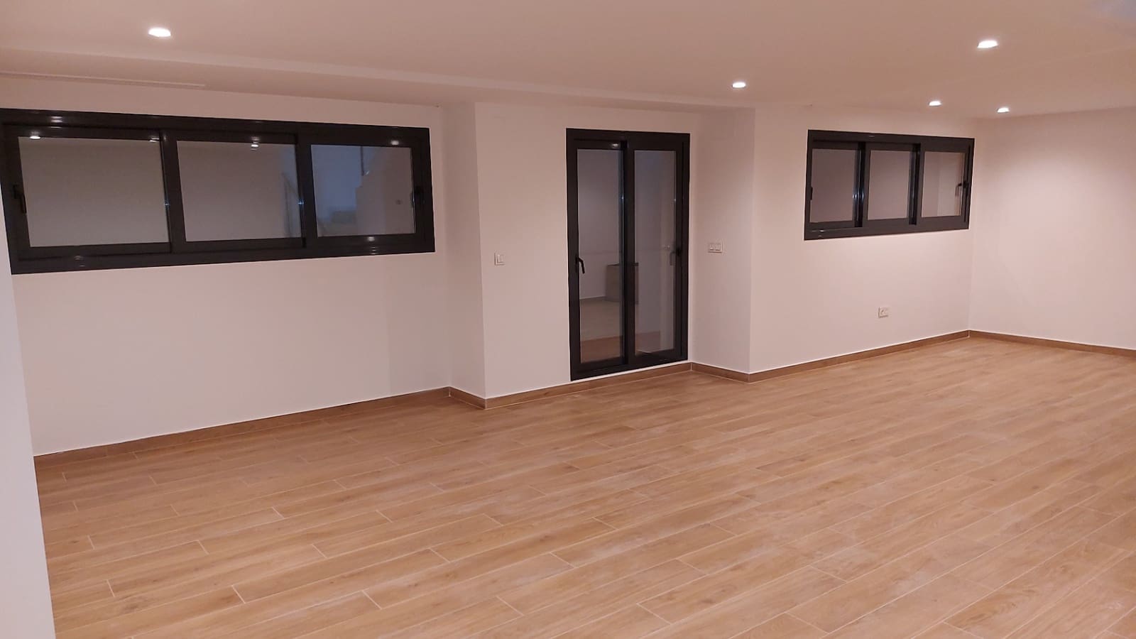 3 makuuhuone Huvila myytävänä paikassa El Campello mukana uima-altaan 
autotalli - 855 000 € (Ref: 9325289)