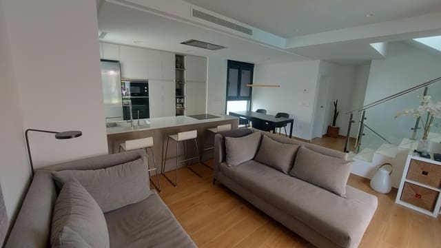 3 makuuhuone Huvila myytävänä paikassa El Campello mukana uima-altaan 
autotalli - 855 000 € (Ref: 9325289)