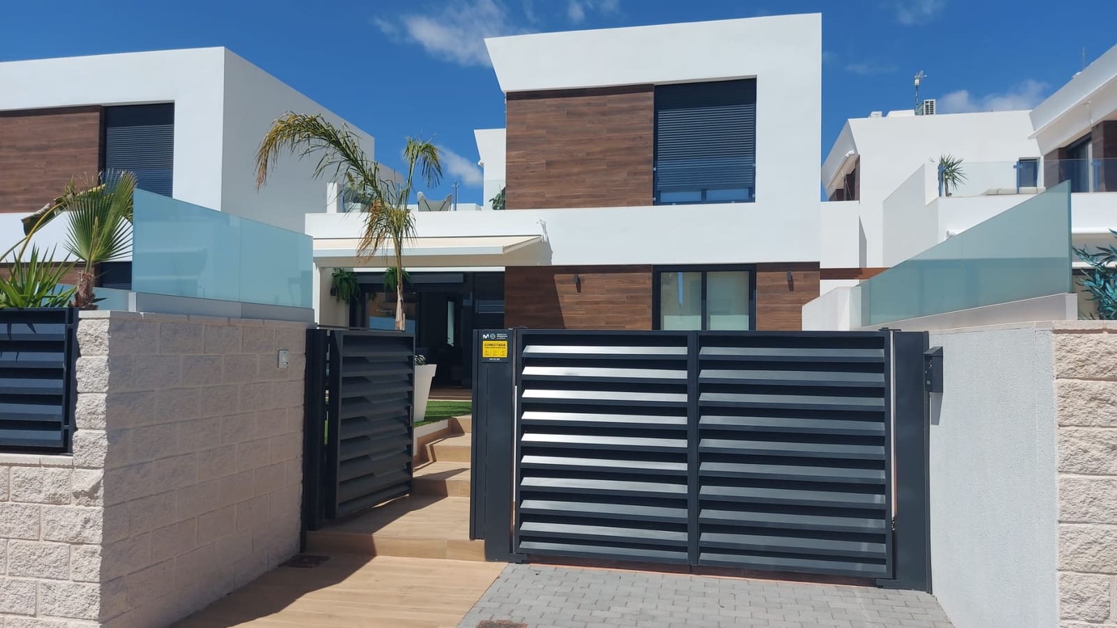 3 makuuhuone Huvila myytävänä paikassa El Campello mukana uima-altaan 
autotalli - 855 000 € (Ref: 9325289)