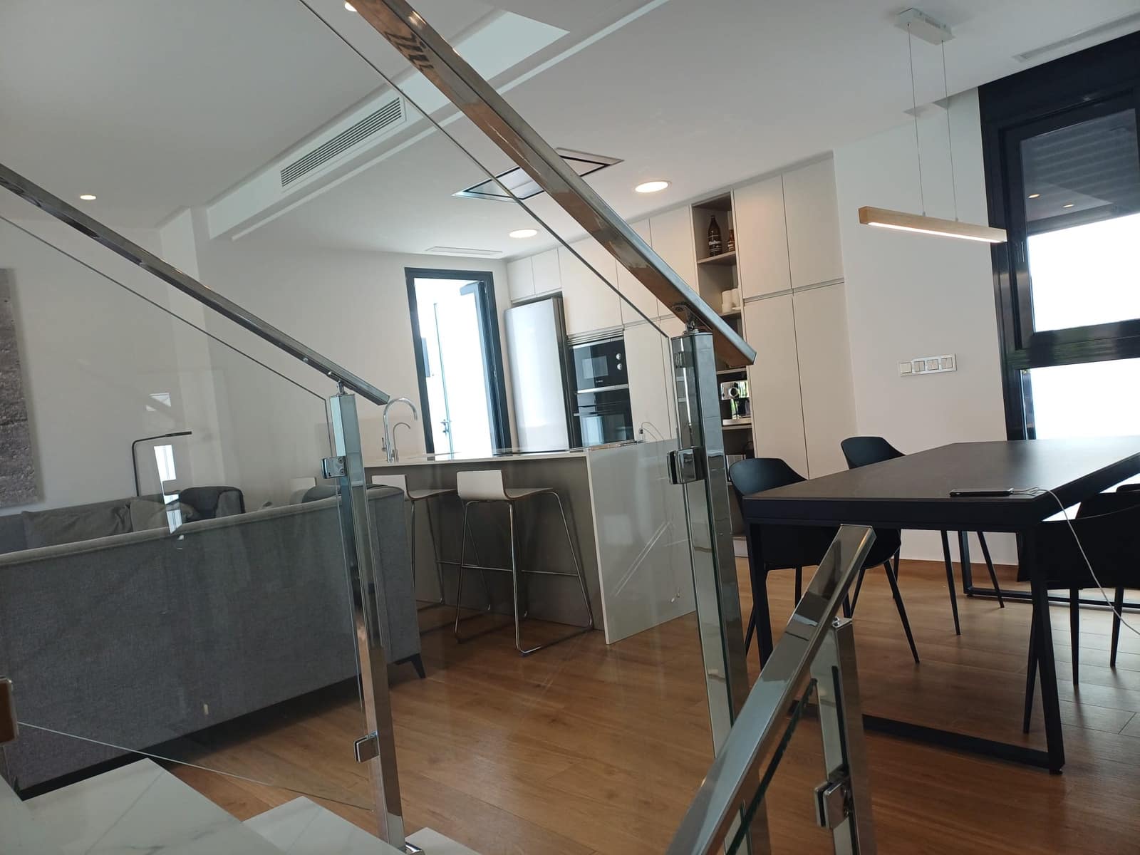 3 makuuhuone Huvila myytävänä paikassa El Campello mukana uima-altaan 
autotalli - 855 000 € (Ref: 9325289)