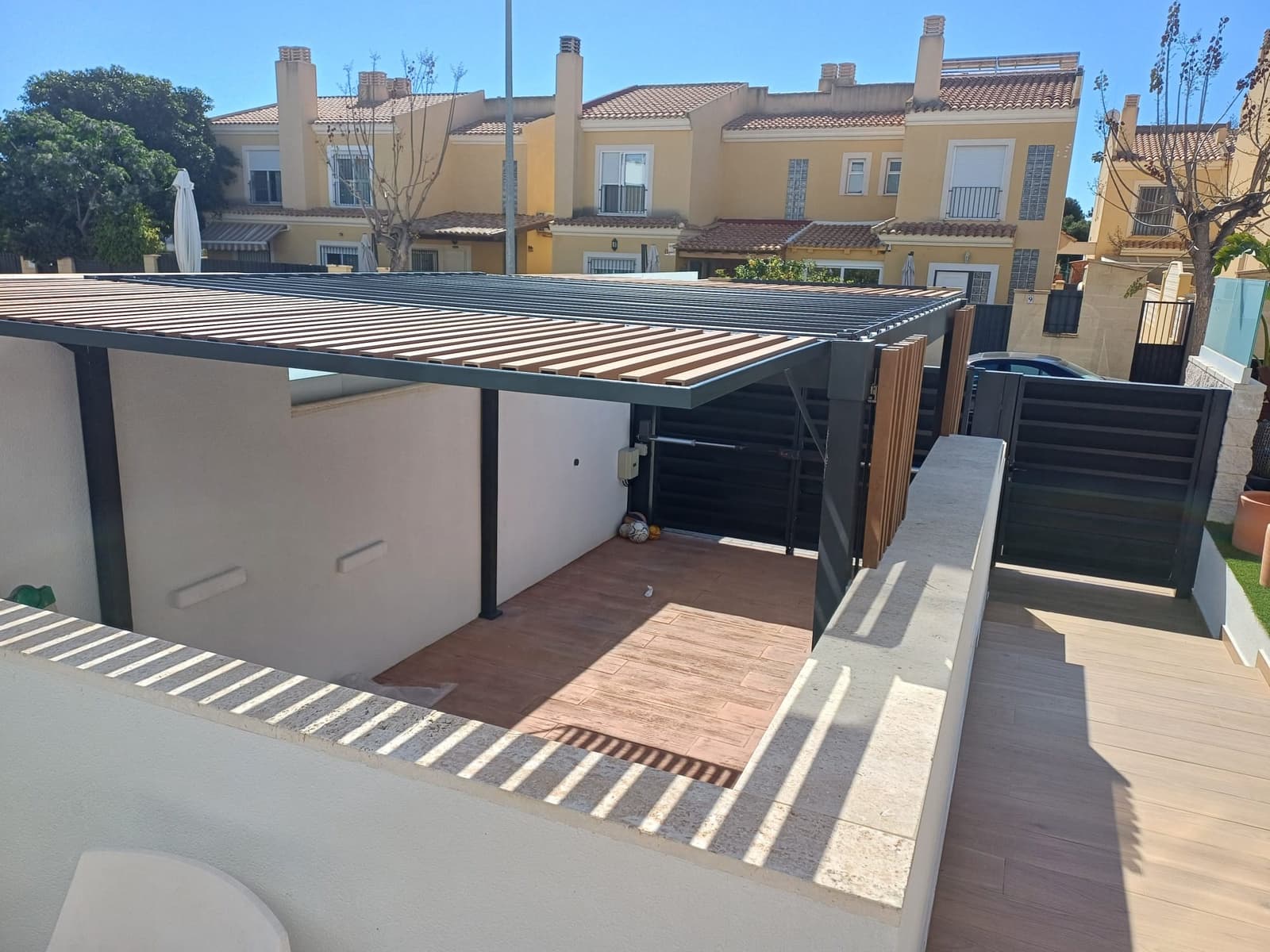 3 makuuhuone Huvila myytävänä paikassa El Campello mukana uima-altaan 
autotalli - 855 000 € (Ref: 9325289)