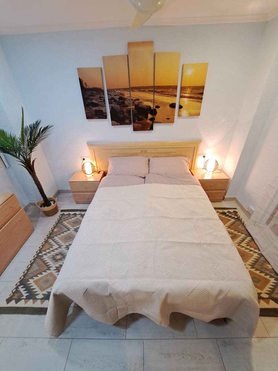 Piso de 3 habitaciones en Santa Pola en alquiler - 890 € (Ref: 9357793)