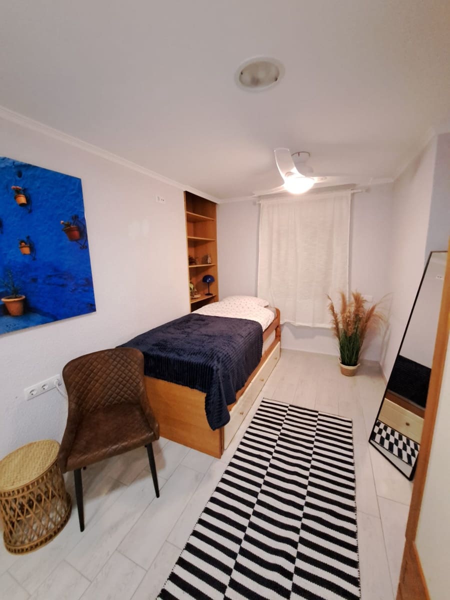 Piso de 3 habitaciones en Santa Pola en alquiler - 890 € (Ref: 9357793)