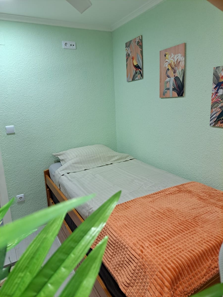 Piso de 3 habitaciones en Santa Pola en alquiler - 890 € (Ref: 9357793)