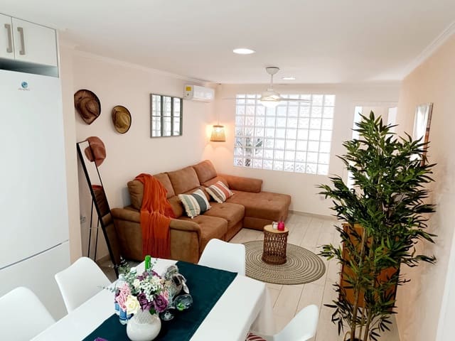 3 bedroom Flat for rent in Playa Levante, Santa Pola - € 890 (Ref: 9357793)