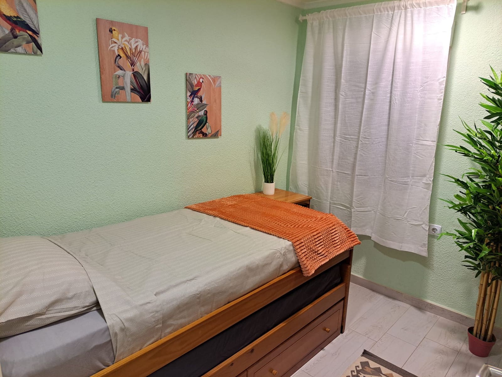 Piso de 3 habitaciones en Santa Pola en alquiler - 890 € (Ref: 9357793)