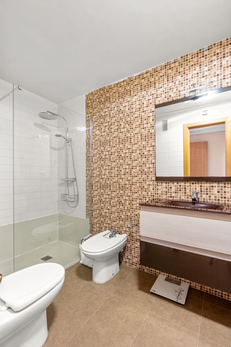 4 soverom Penthouse til salgs i Alicante by med svømmebasseng garasje - € 795 000 (Ref: 9449994)