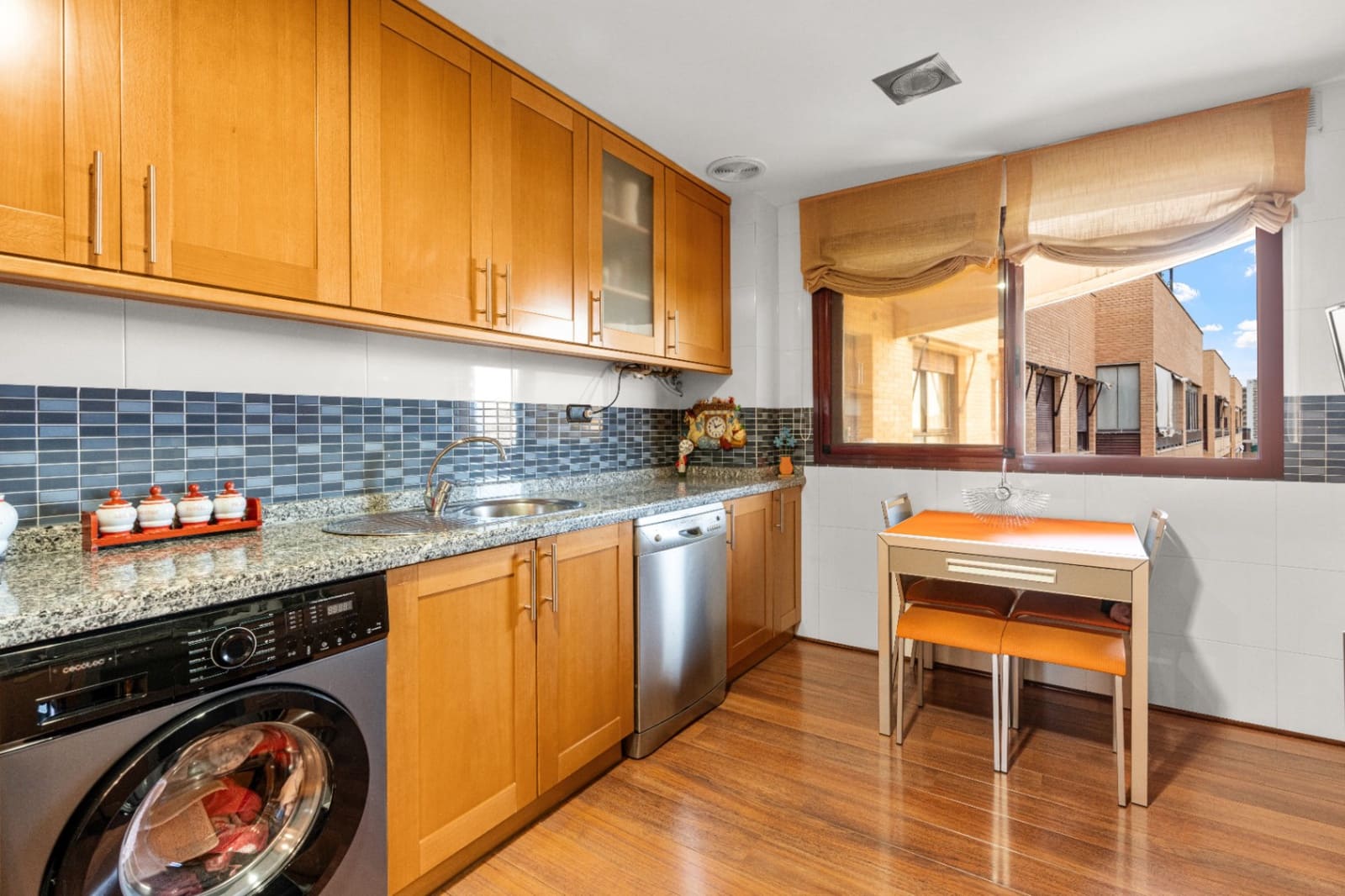 4 soverom Penthouse til salgs i Alicante by med svømmebasseng garasje - € 795 000 (Ref: 9449994)