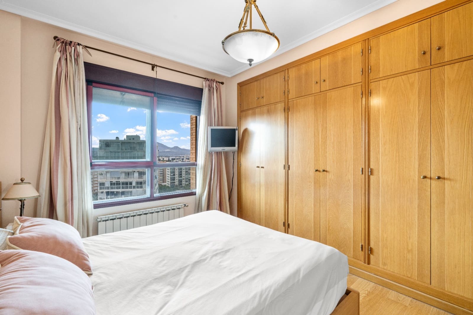 4 soverom Penthouse til salgs i Alicante by med svømmebasseng garasje - € 795 000 (Ref: 9449994)