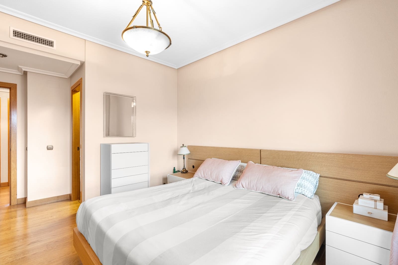 4 soverom Penthouse til salgs i Alicante by med svømmebasseng garasje - € 795 000 (Ref: 9449994)