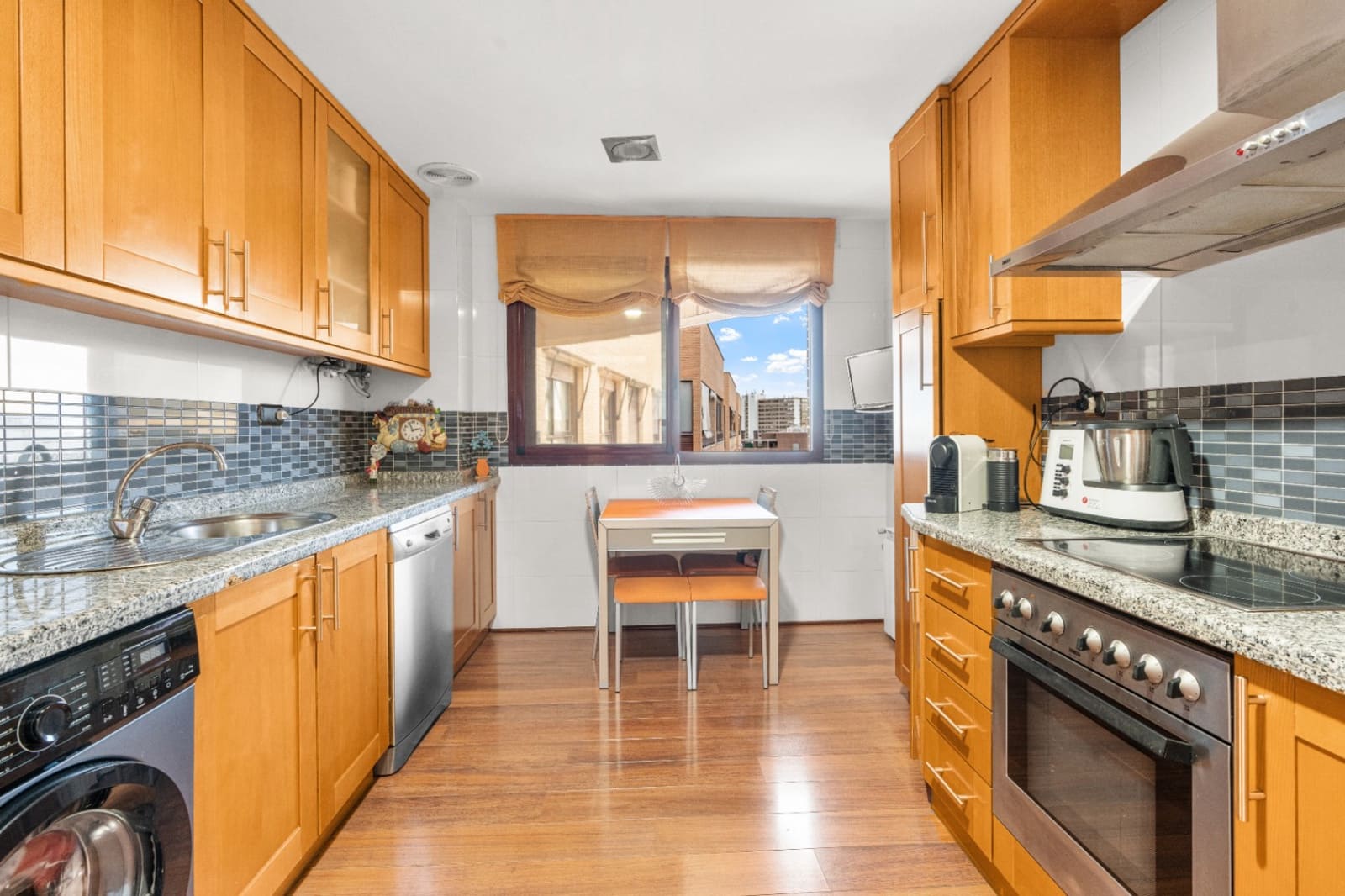 4 soverom Penthouse til salgs i Alicante by med svømmebasseng garasje - € 795 000 (Ref: 9449994)