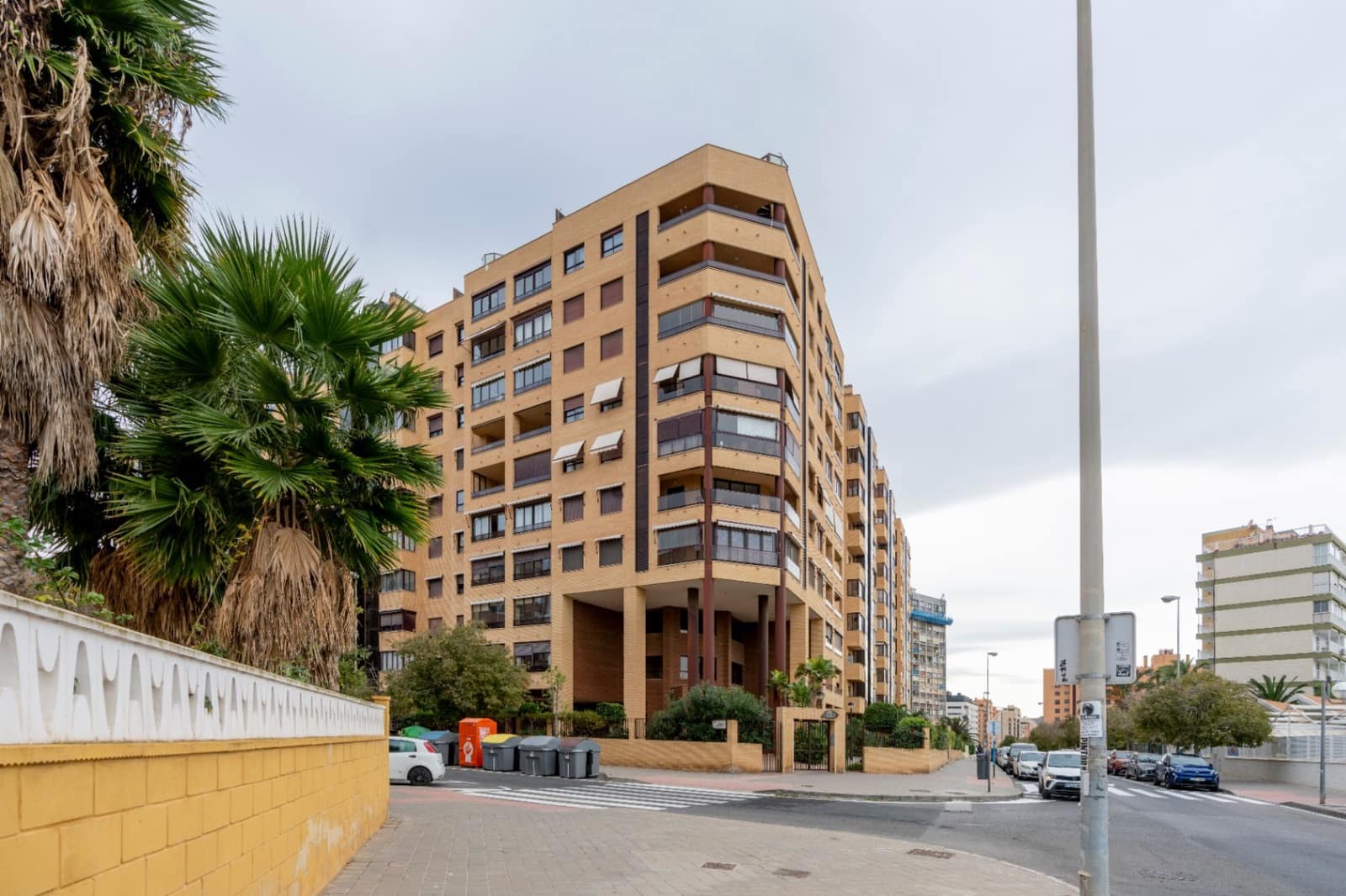 4 soverom Penthouse til salgs i Alicante by med svømmebasseng garasje - € 795 000 (Ref: 9449994)