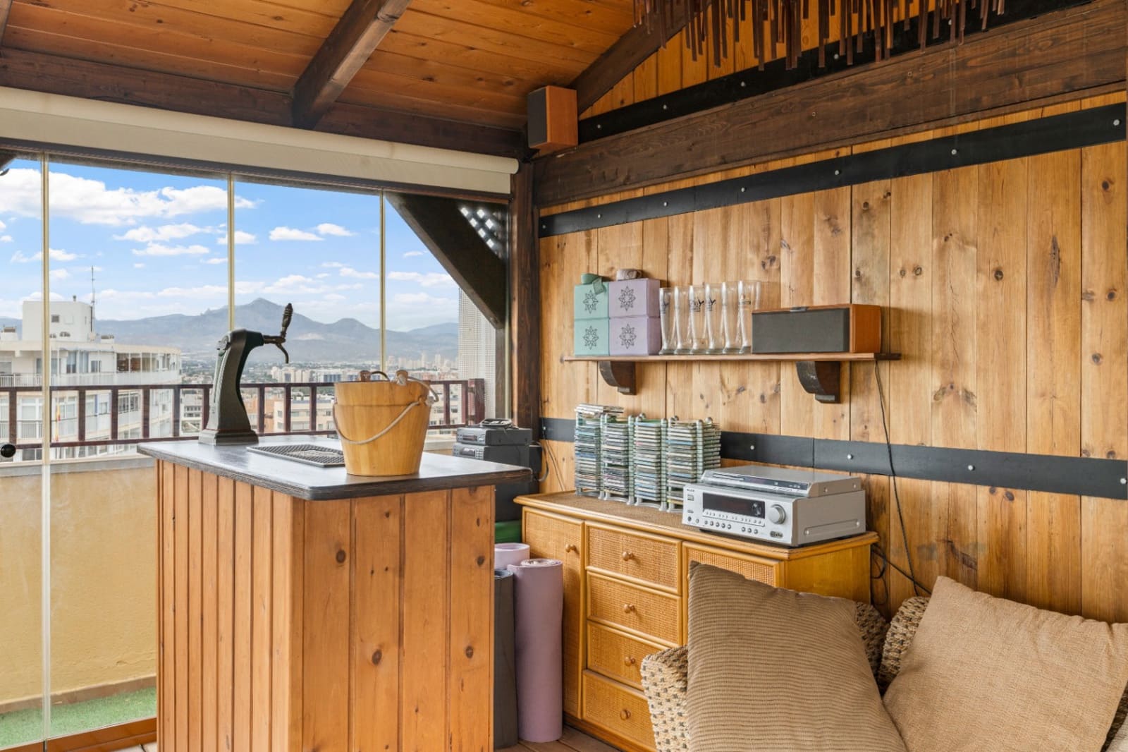 4 soverom Penthouse til salgs i Alicante by med svømmebasseng garasje - € 795 000 (Ref: 9449994)