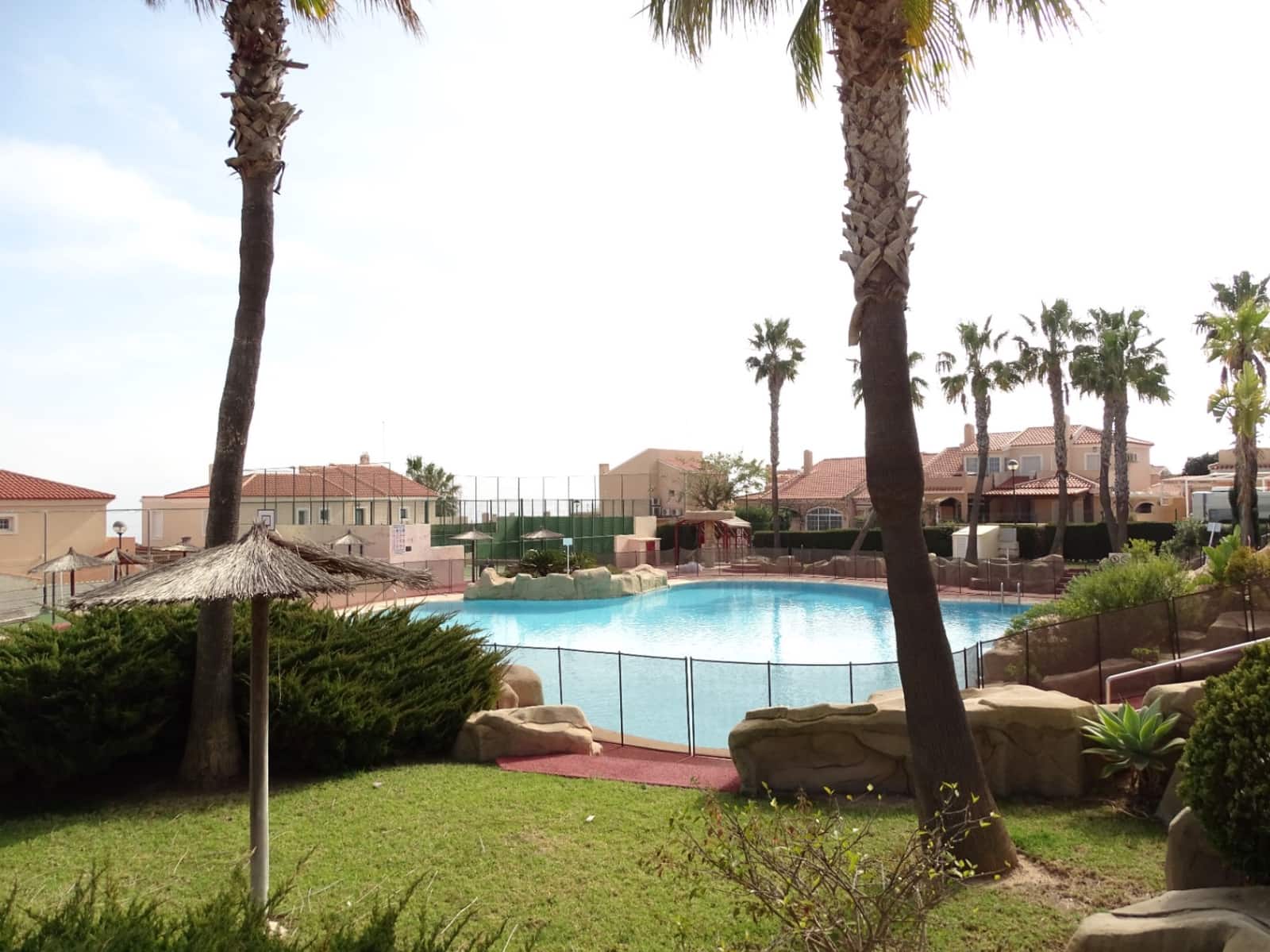 Bungalow de 3 habitaciones en Santa Pola en alquiler con piscina garaje - 1.050 € (Ref: 9590386)