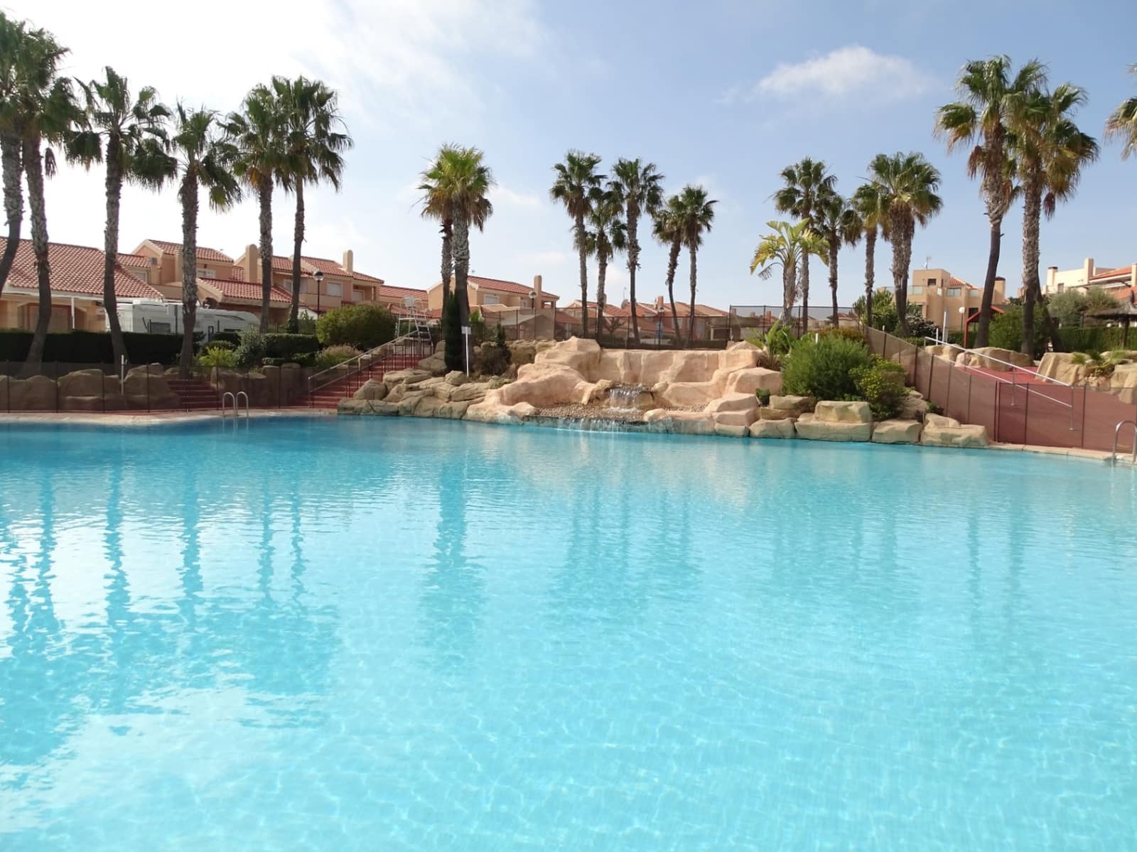 Bungalow de 3 habitaciones en Santa Pola en alquiler con piscina garaje - 1.050 € (Ref: 9590386)