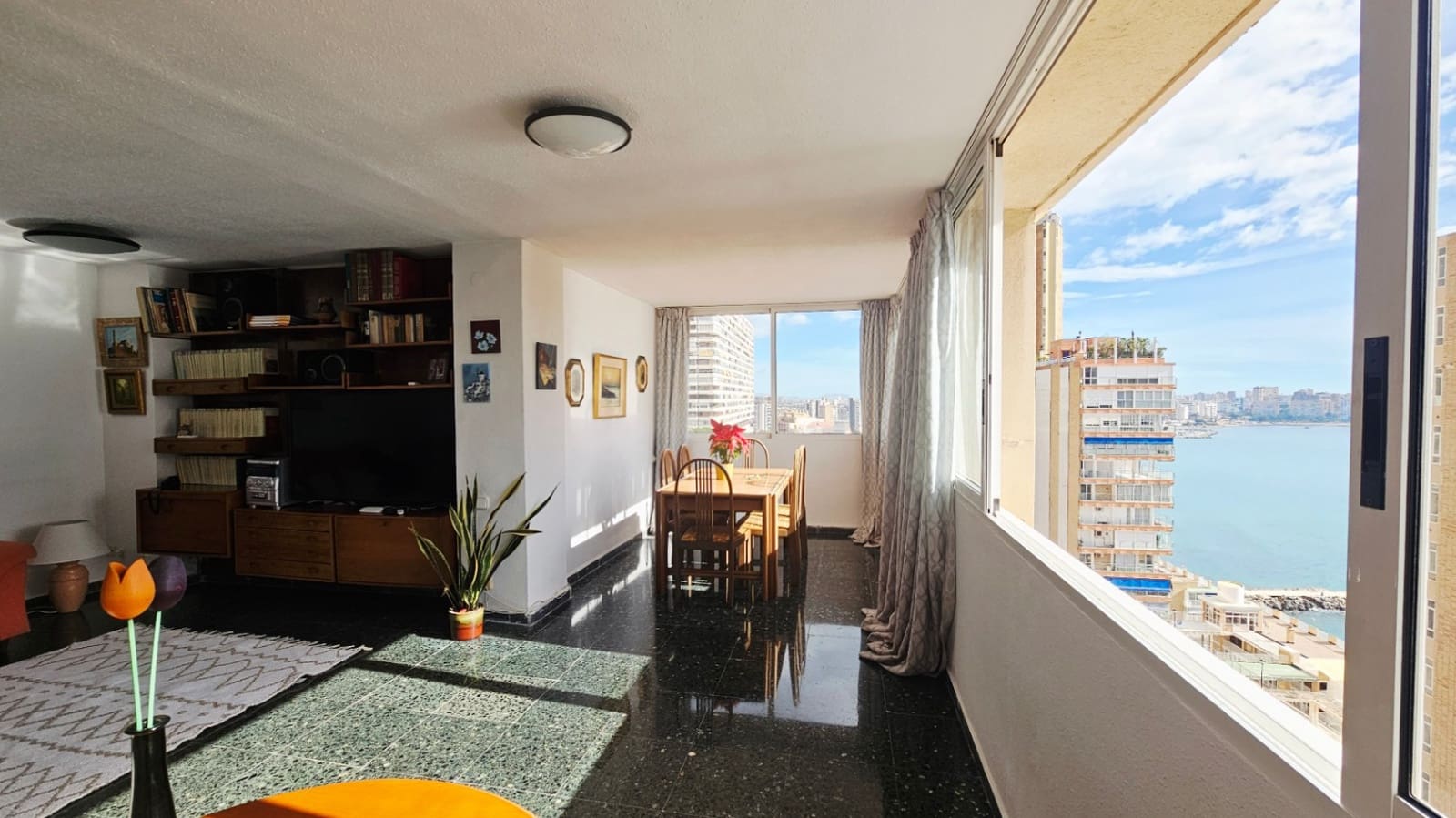 Apartamento de 4 habitaciones en Alicante / Alacant ciudad en venta con garaje - 550.000 € (Ref: 9617123)