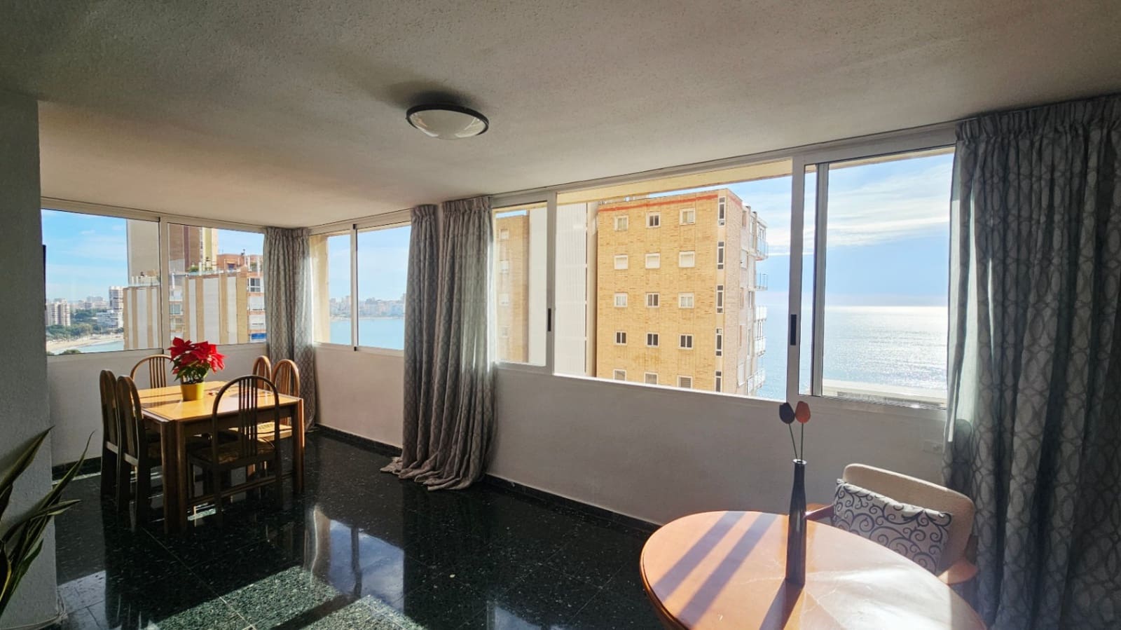 Apartamento de 4 habitaciones en Alicante / Alacant ciudad en venta con garaje - 550.000 € (Ref: 9617123)