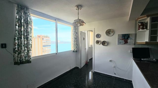 Apartamento de 4 habitaciones en Albufereta, Alicante / Alacant ciudad en venta con garaje - 550.000 € (Ref: 9617123)