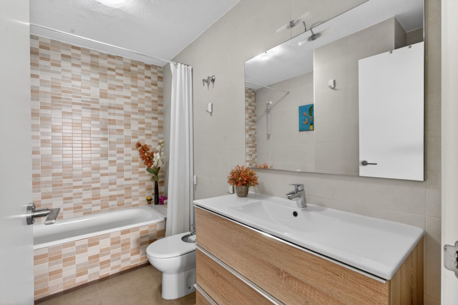 4 bedroom Apartment for sale in Alicante / Alacant city with garage - € 498,000 (Ref: 9617123)