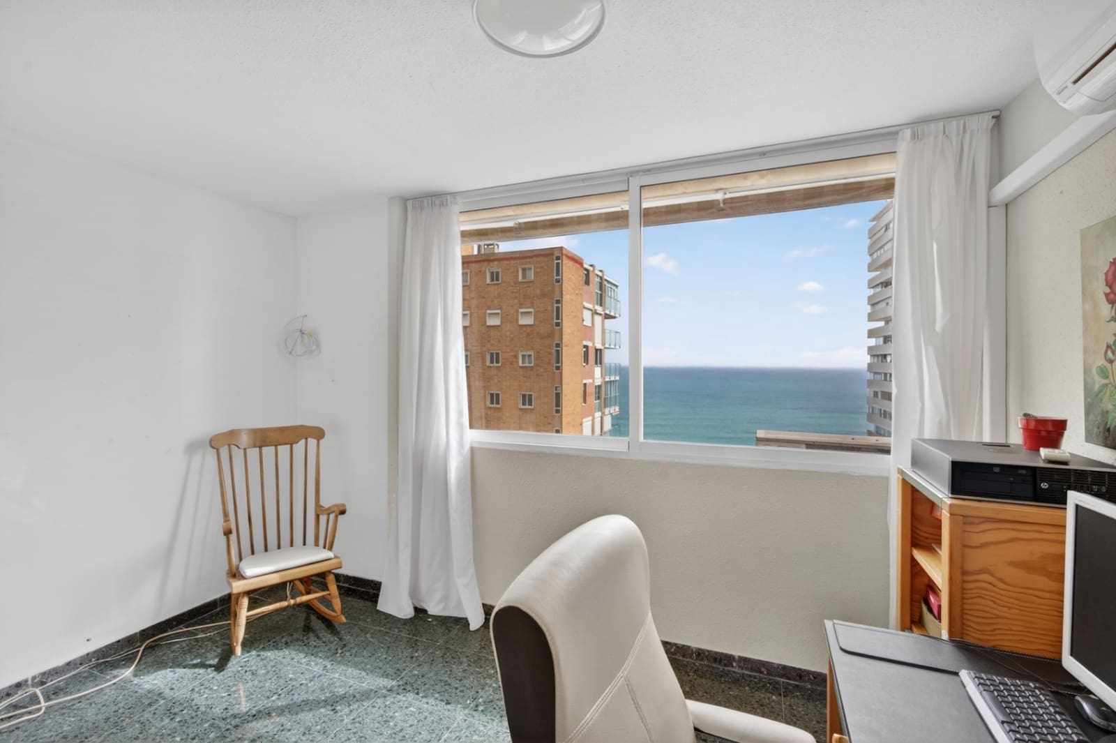 4 bedroom Apartment for sale in Alicante / Alacant city with garage - € 498,000 (Ref: 9617123)