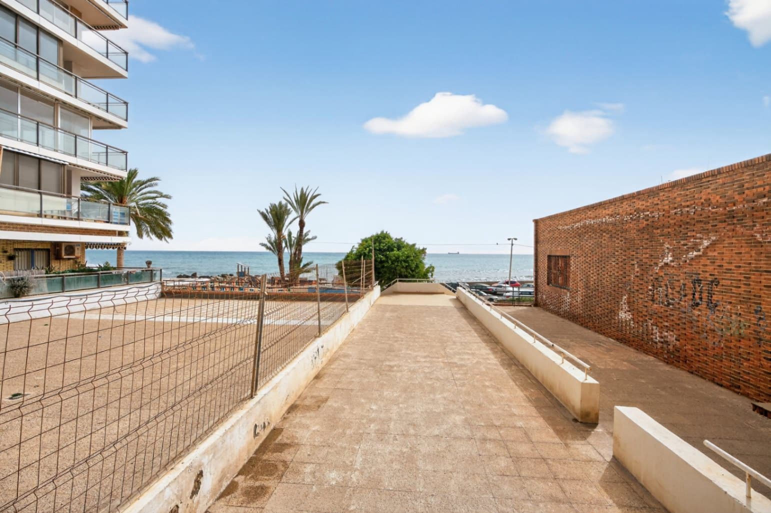 4 bedroom Apartment for sale in Alicante / Alacant city with garage - € 498,000 (Ref: 9617123)