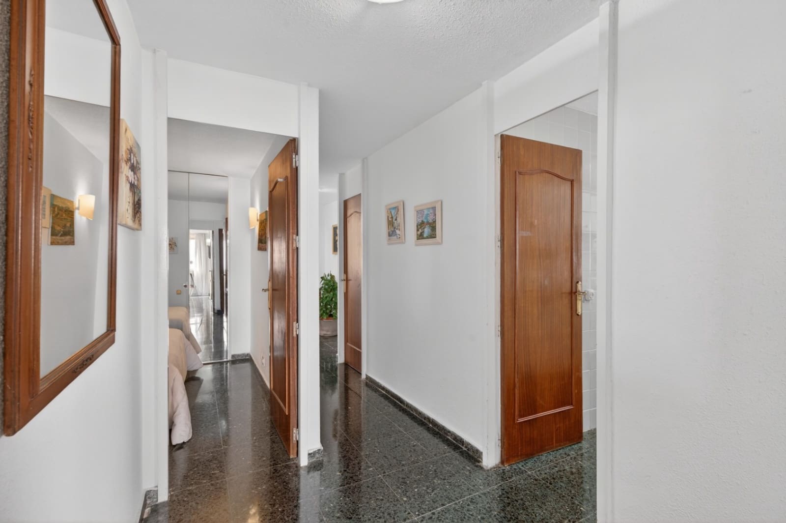 4 bedroom Apartment for sale in Alicante / Alacant city with garage - € 498,000 (Ref: 9617123)