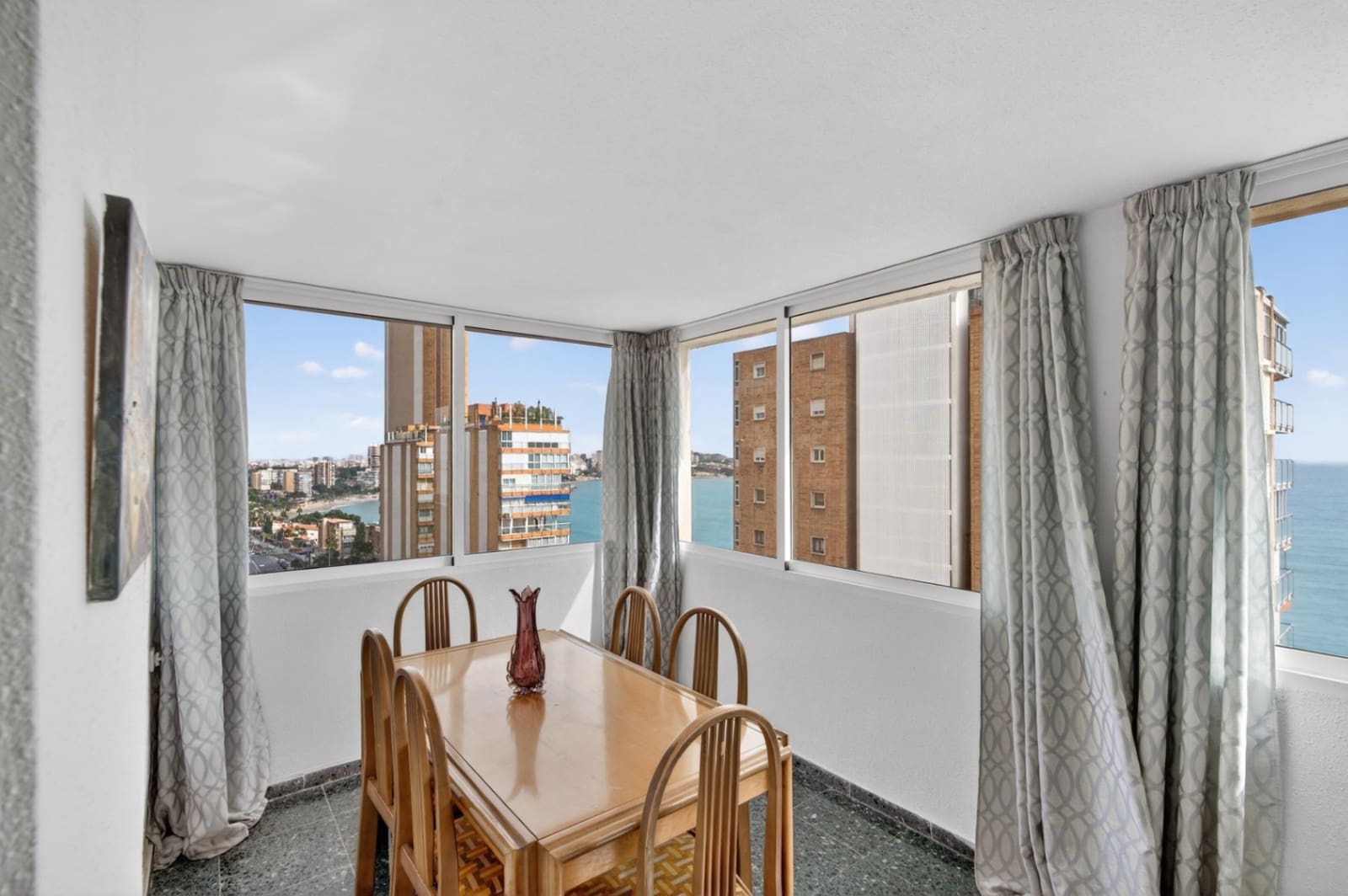 4 bedroom Apartment for sale in Alicante / Alacant city with garage - € 498,000 (Ref: 9617123)